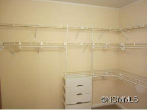10 Fox Meadow - Photo 9