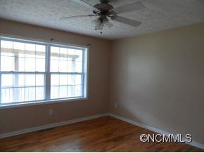 147 Ray Drive - Photo 4