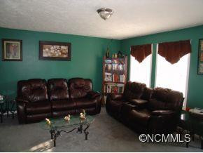 16 English Oaks - Photo 2