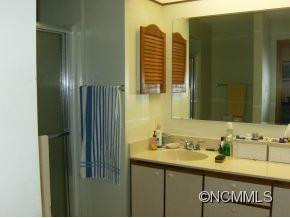 318 Laurel Park Place - Photo 14