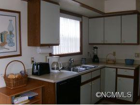 318 Laurel Park Place - Photo 9