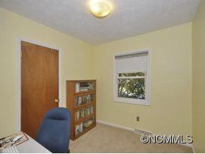 15 LANCELOT LANE - Photo 8