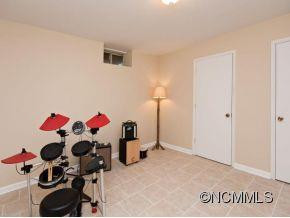 106 MOUNT EIRE DRIVE - Photo 13