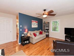 106 MOUNT EIRE DRIVE - Photo 5