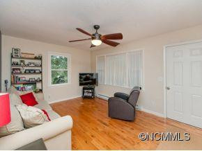 106 MOUNT EIRE DRIVE - Photo 6