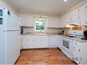 106 MOUNT EIRE DRIVE - Photo 9