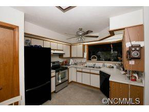296 Laurel Park Place - Photo 3