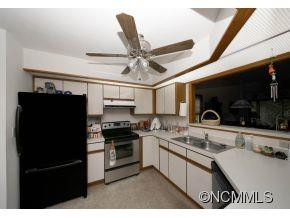 296 Laurel Park Place - Photo 4