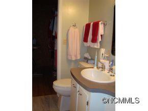 702 Valley View Circle - Photo 12