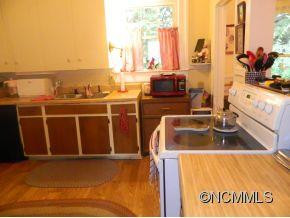 370 Maple Street - Photo 12