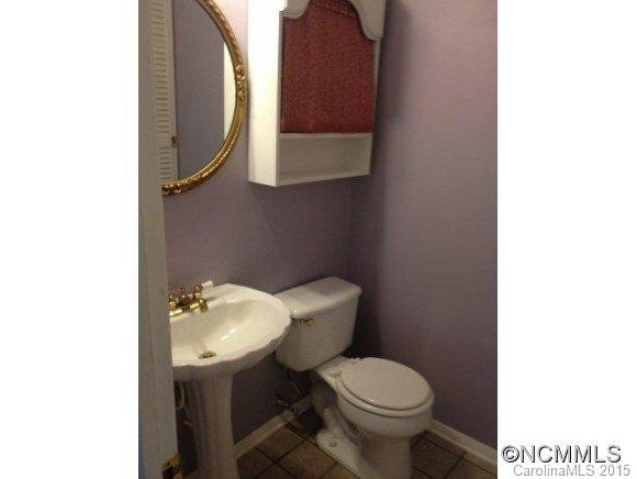1101 Pinebrook - Photo 4