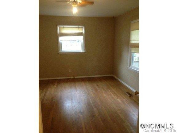 1101 Pinebrook - Photo 6