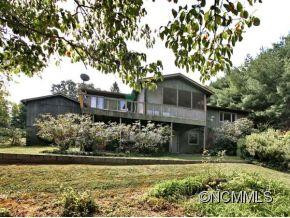 123 COLLEGE CIRCLE - Photo 2