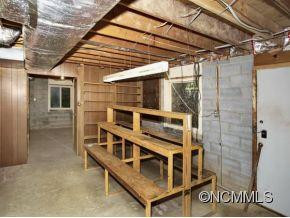 123 COLLEGE CIRCLE - Photo 14
