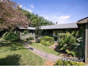 123 COLLEGE CIRCLE - Photo 19