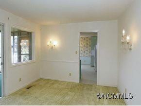 123 COLLEGE CIRCLE - Photo 5