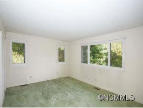 123 COLLEGE CIRCLE - Photo 8
