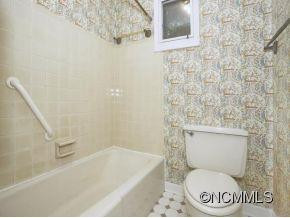123 COLLEGE CIRCLE - Photo 10