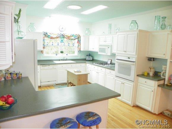 260 Blue Heron DR - Photo 10