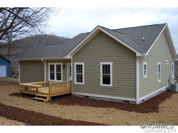 323 Wilson Ave - Photo 2