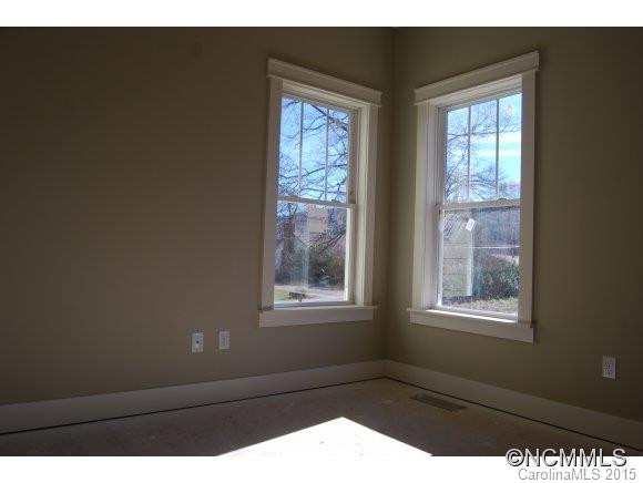 323 Wilson Ave - Photo 18