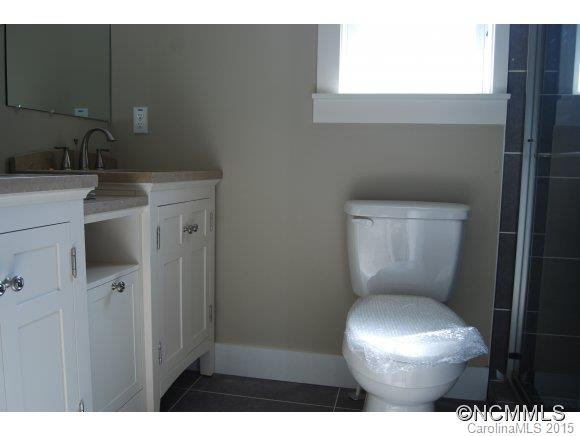 323 Wilson Ave - Photo 9