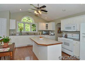 358 Presidential Drive - Photo 6