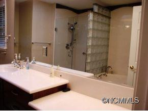 252 Haywood Knolls Drive - Photo 11