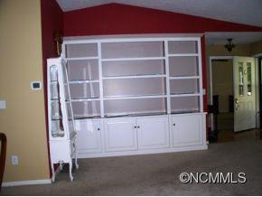 252 Haywood Knolls Drive - Photo 4