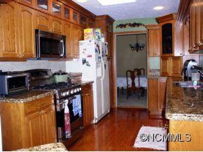 252 Haywood Knolls Drive - Photo 6