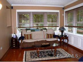 252 Haywood Knolls Drive - Photo 9