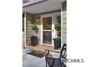 405 Winchester Creek Road - Photo 3