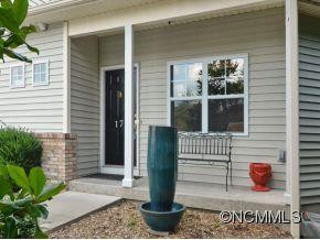 173 CLEAR CREEKSIDE DRIVE - Photo 2