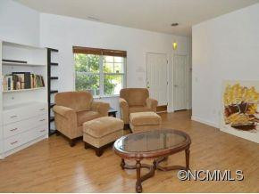 173 CLEAR CREEKSIDE DRIVE - Photo 4