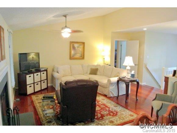 44 Hollybrook Drive - Photo 3