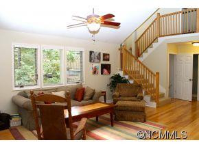 8 Sheppard Dr - Photo 4