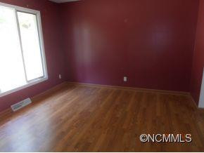 400 Eastview Drive - Photo 4