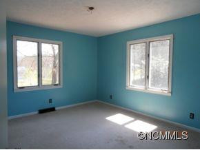 400 Eastview Drive - Photo 8
