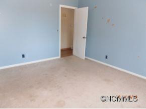 400 Eastview Drive - Photo 9