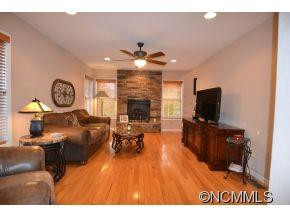 103 Noble - Photo 3