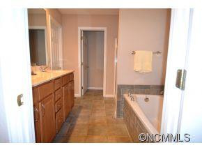 103 Noble - Photo 8