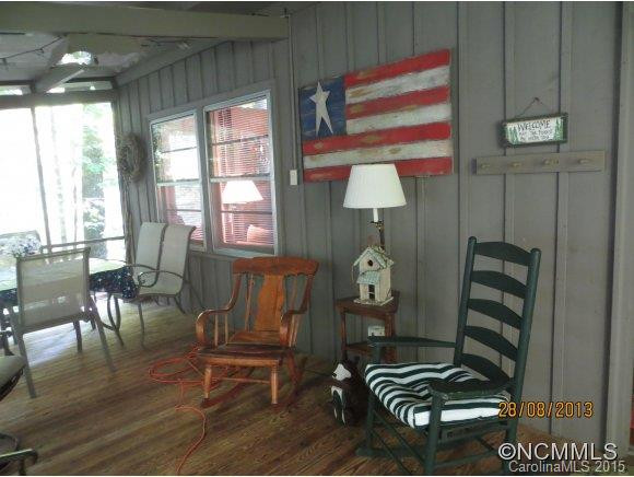 526 Robin Hood Road - Photo 2