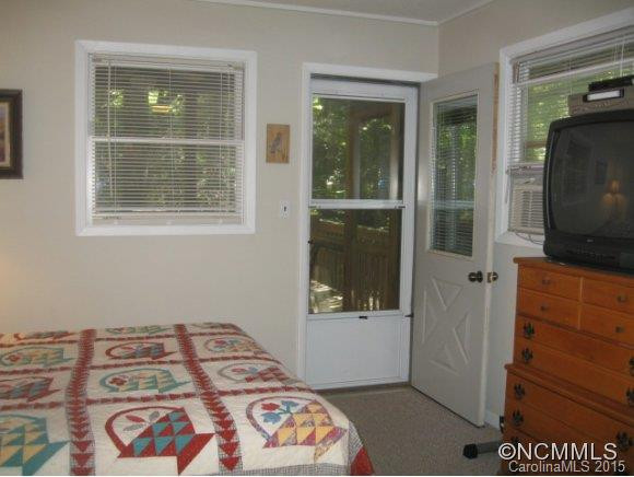 526 Robin Hood Road - Photo 15