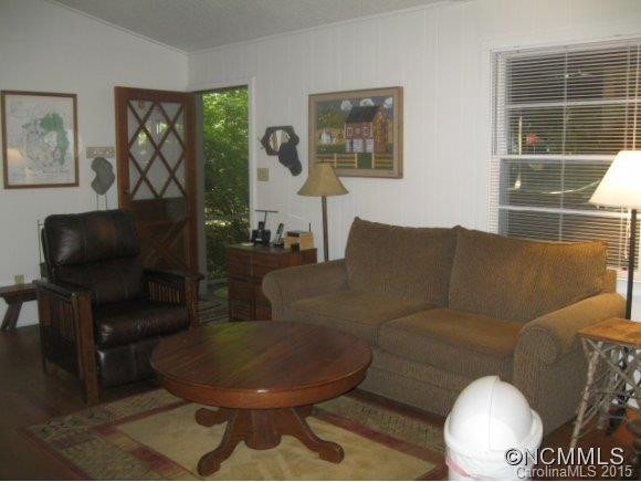 526 Robin Hood Road - Photo 8