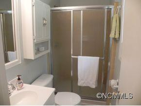 8 Laurel Park Drive - Photo 13