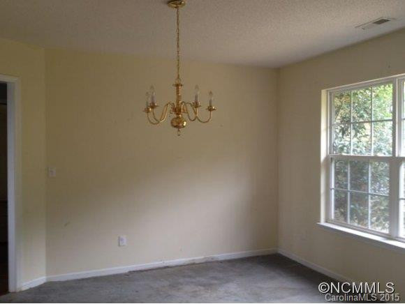 182 Selby Drive - Photo 6