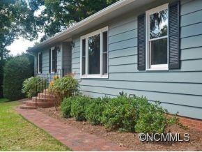 217 BROOKDALE AVENUE - Photo 3