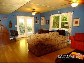 95 HOLIDAY DRIVE - Photo 12