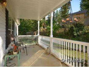 55 FOUNDERS WAY - Photo 2