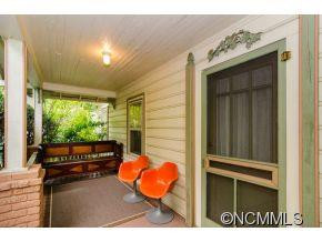 146 Murdock Ave - Photo 2